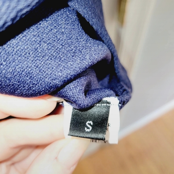 Beautiful navy small flattering dress - Picture 4 of 4